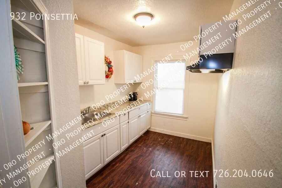 932 Poinsettia - Photo 4 of 20