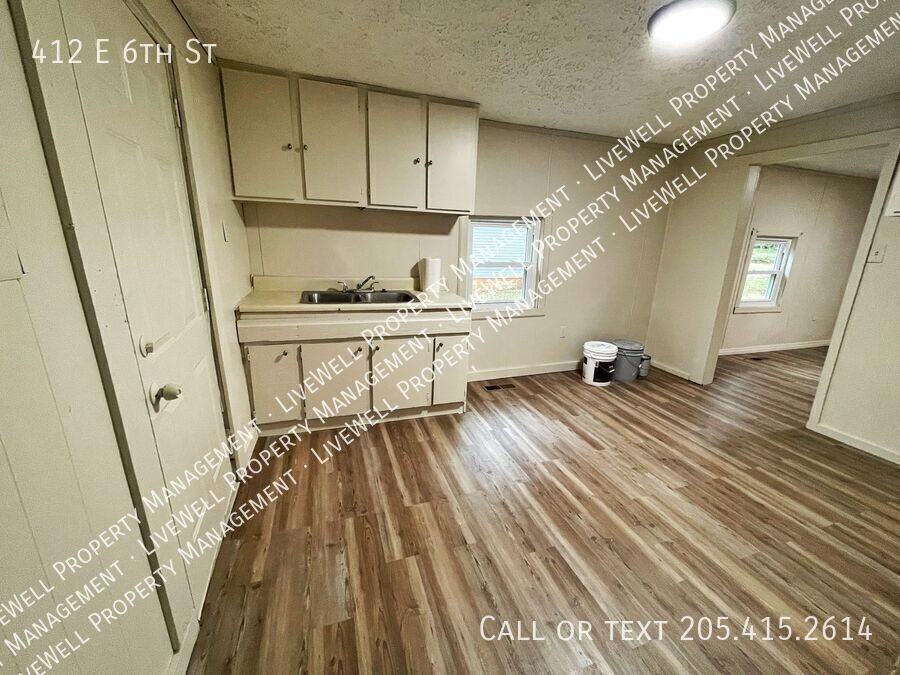 412 E 6th St - Photo 7 of 12