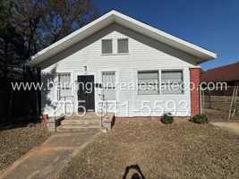 featured image of 724 4th Ct W