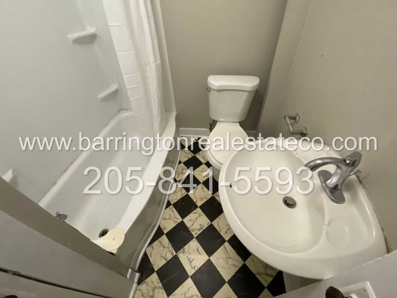 5703 Avenue O - Photo 4 of 4