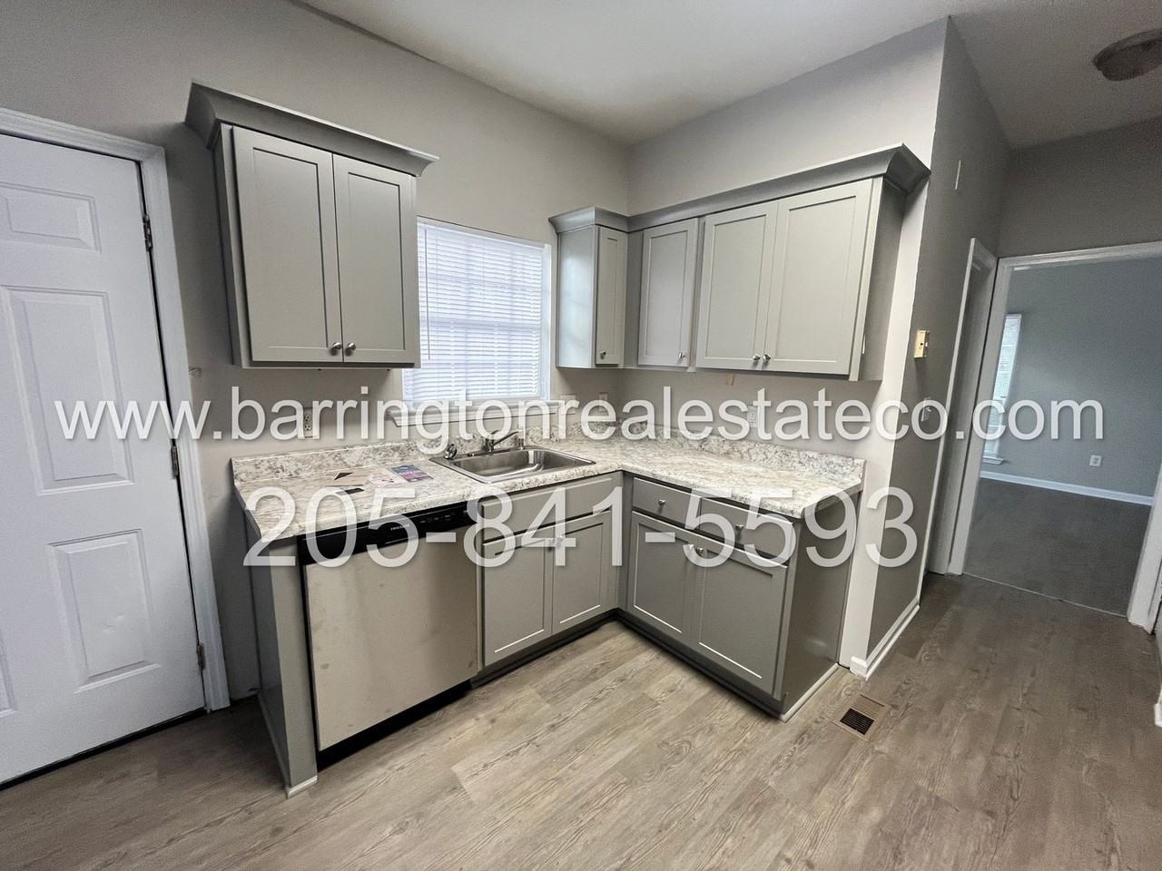 4451 Englewood Rd - Photo 4 of 11