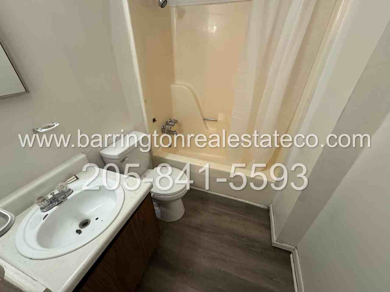 1120 Hall St #C - Photo 4 of 4