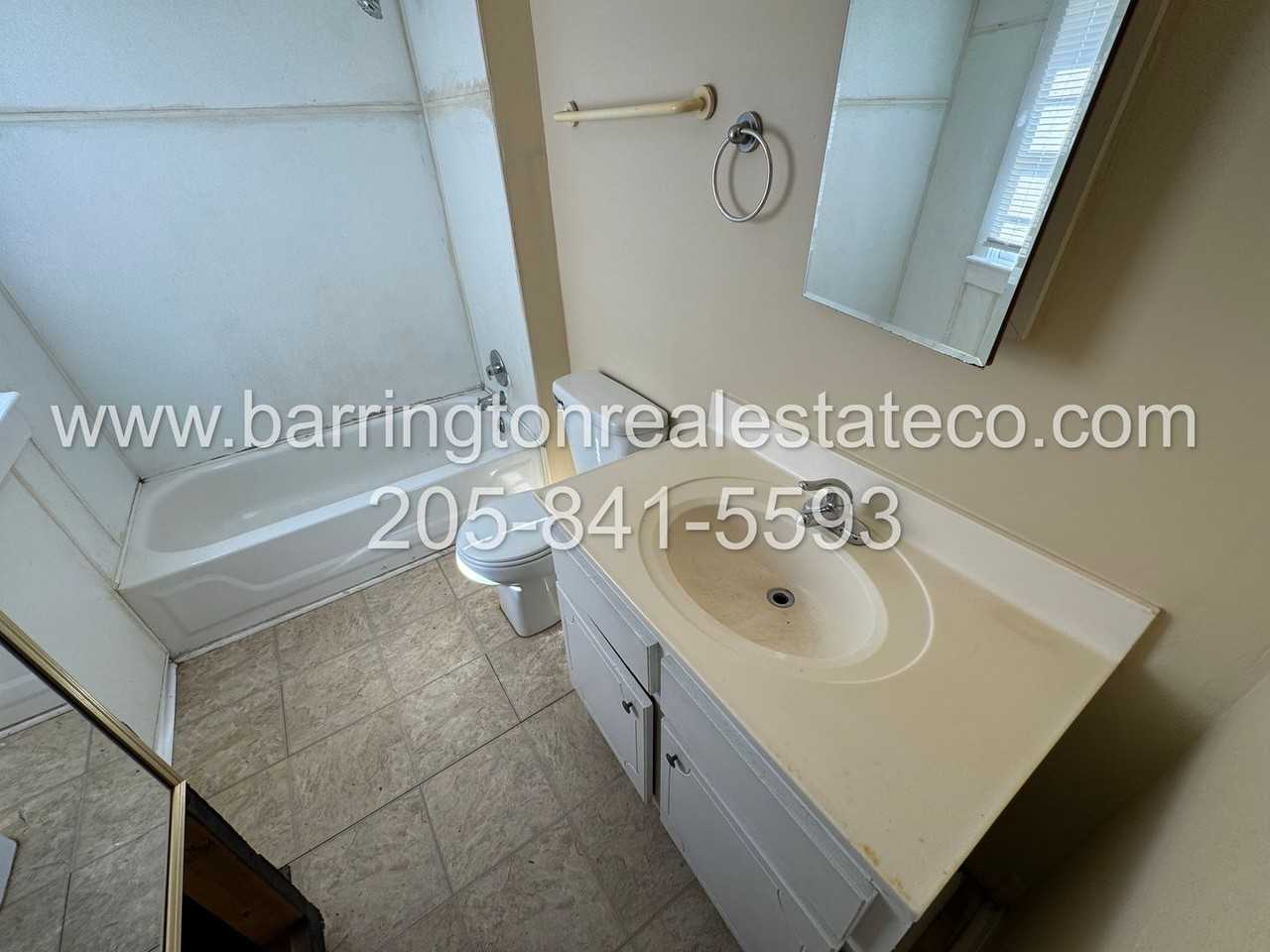 705 60th St - Photo 4 of 4