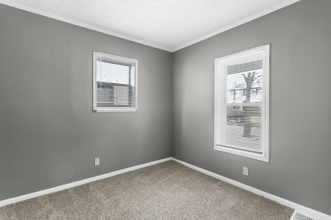 1308 Kinyon St #1 - Photo 5 of 12