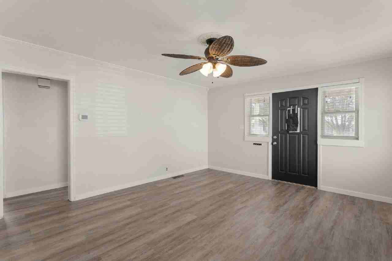 724 Northwood Dr - Photo 4 of 21