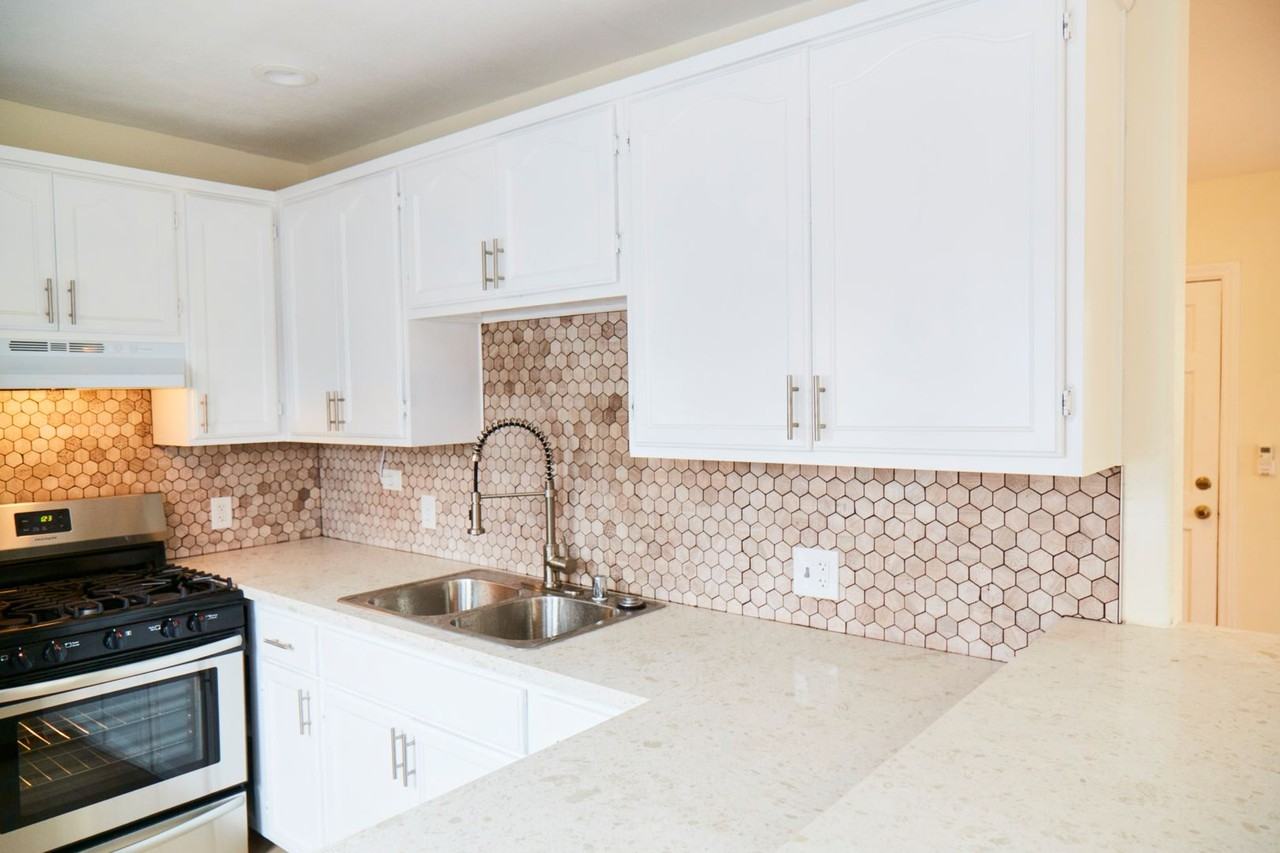 1510 Maltman Ave - Photo 3 of 12