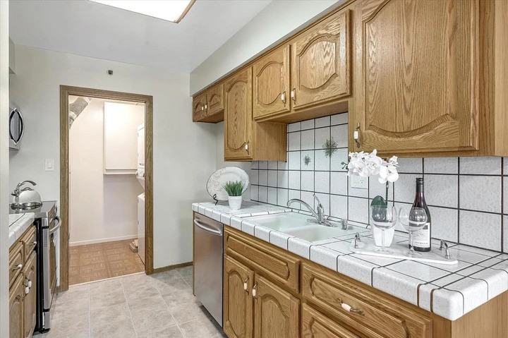 2435 Rowntree Way - Photo 5 of 15