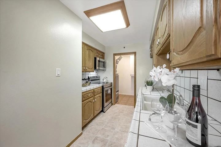 2435 Rowntree Way - Photo 6 of 15