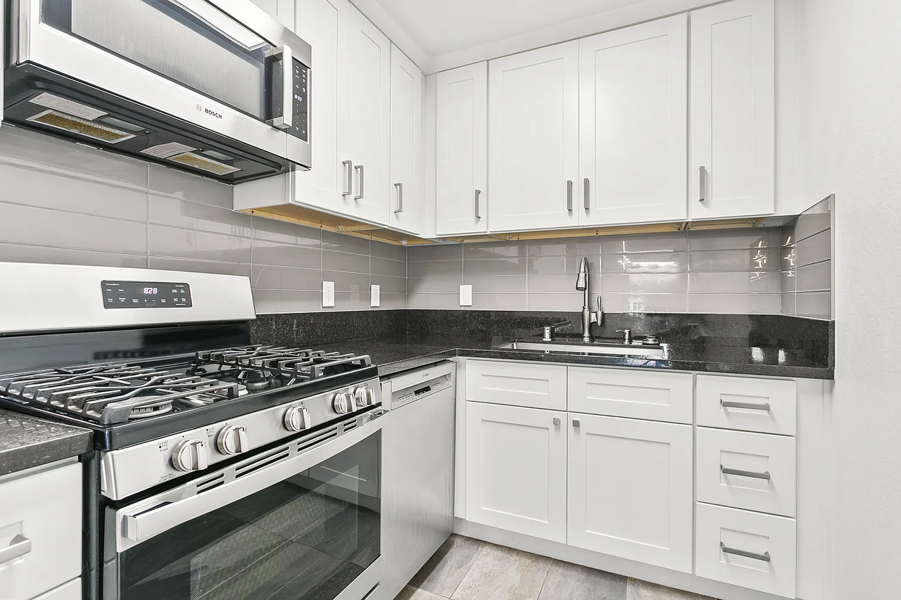 1704 California St #5 - Photo 3 of 8