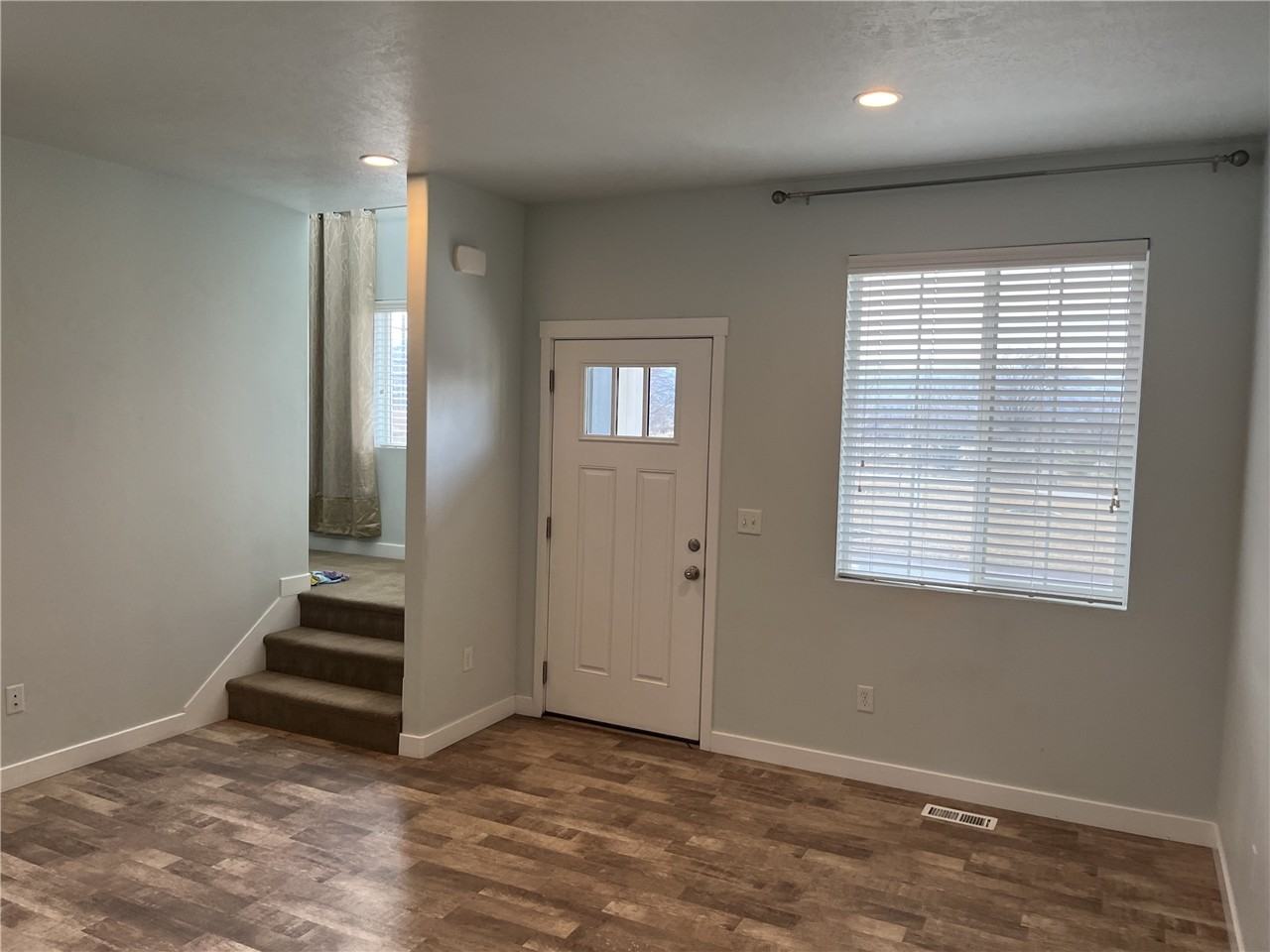 14940 S Emerald Pools Ln - Photo 4 of 19