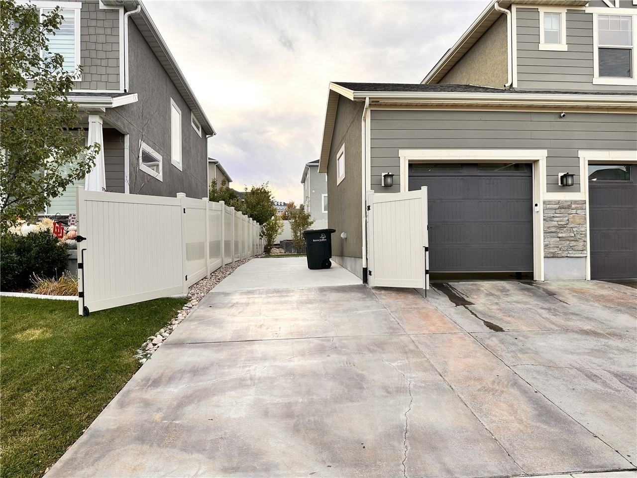 10956 S Eureka Dune Dr - Photo 3 of 39