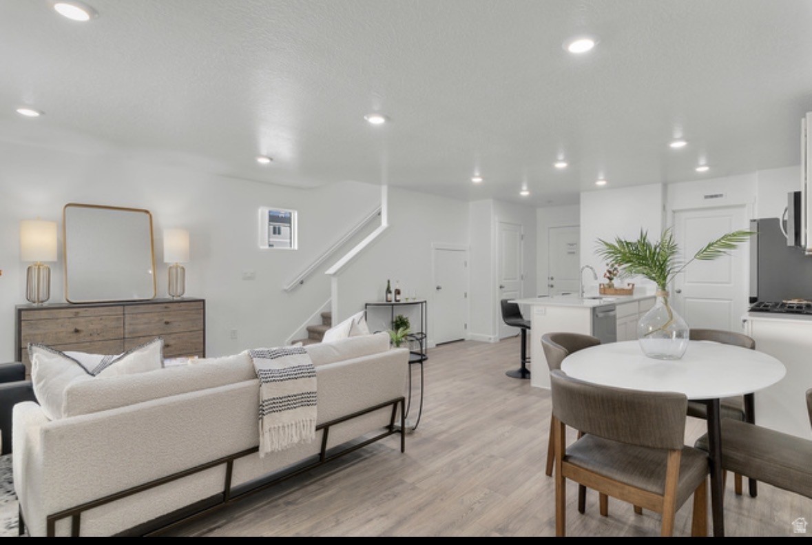 1273 Ne #153 - Photo 3 of 8