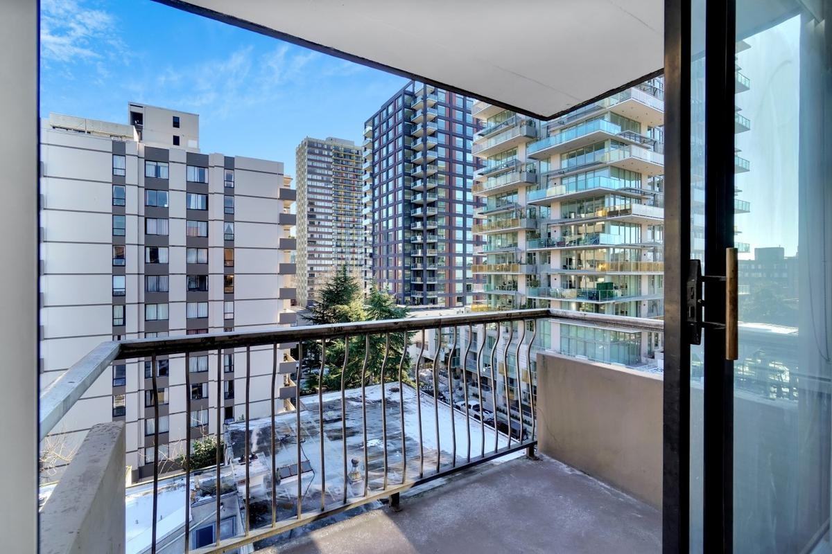 1160 Broughton Street - Photo 5 of 13