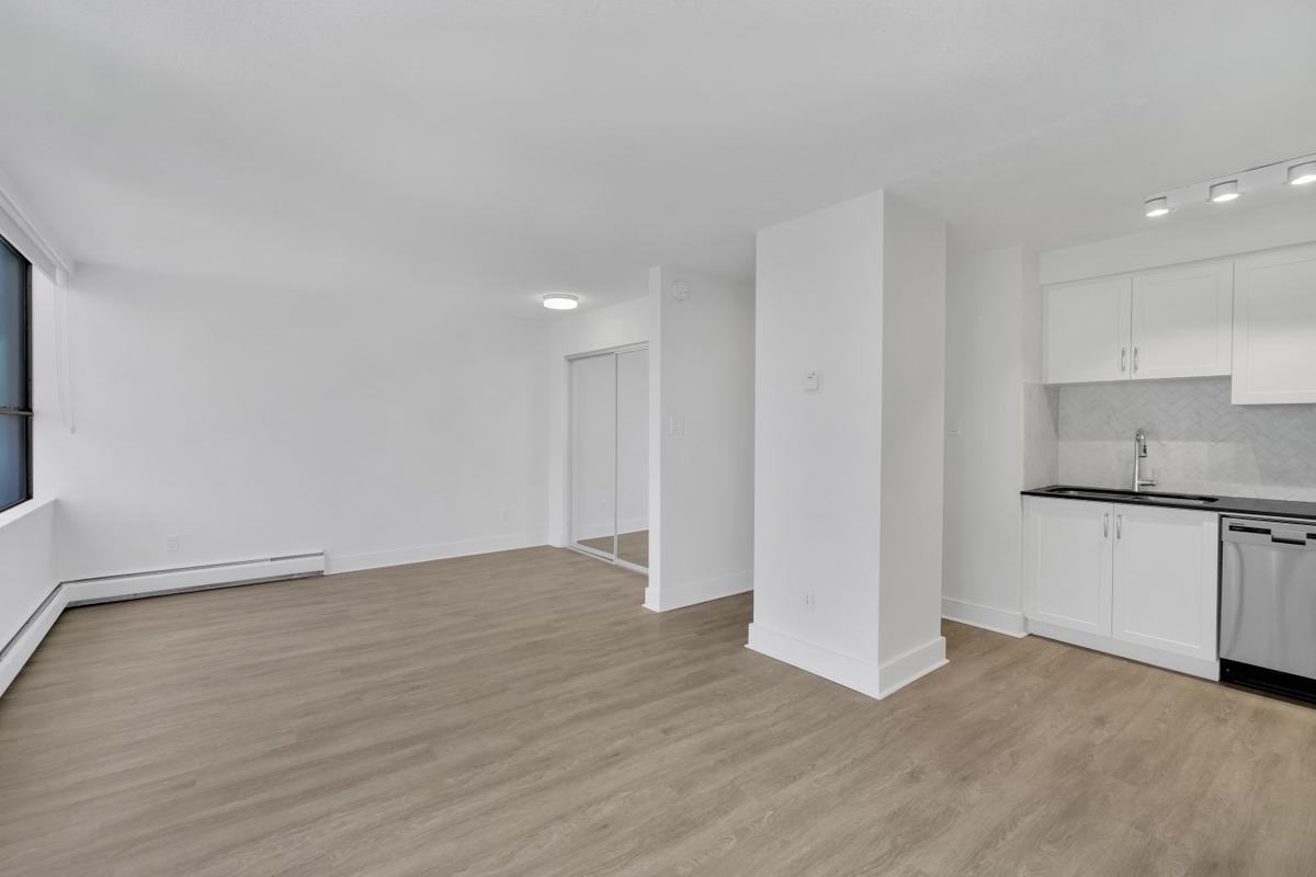 1160 Broughton Street - Photo 6 of 13