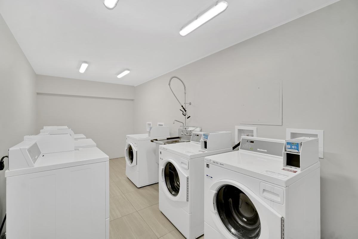 1160 Broughton Street - Photo 7 of 13