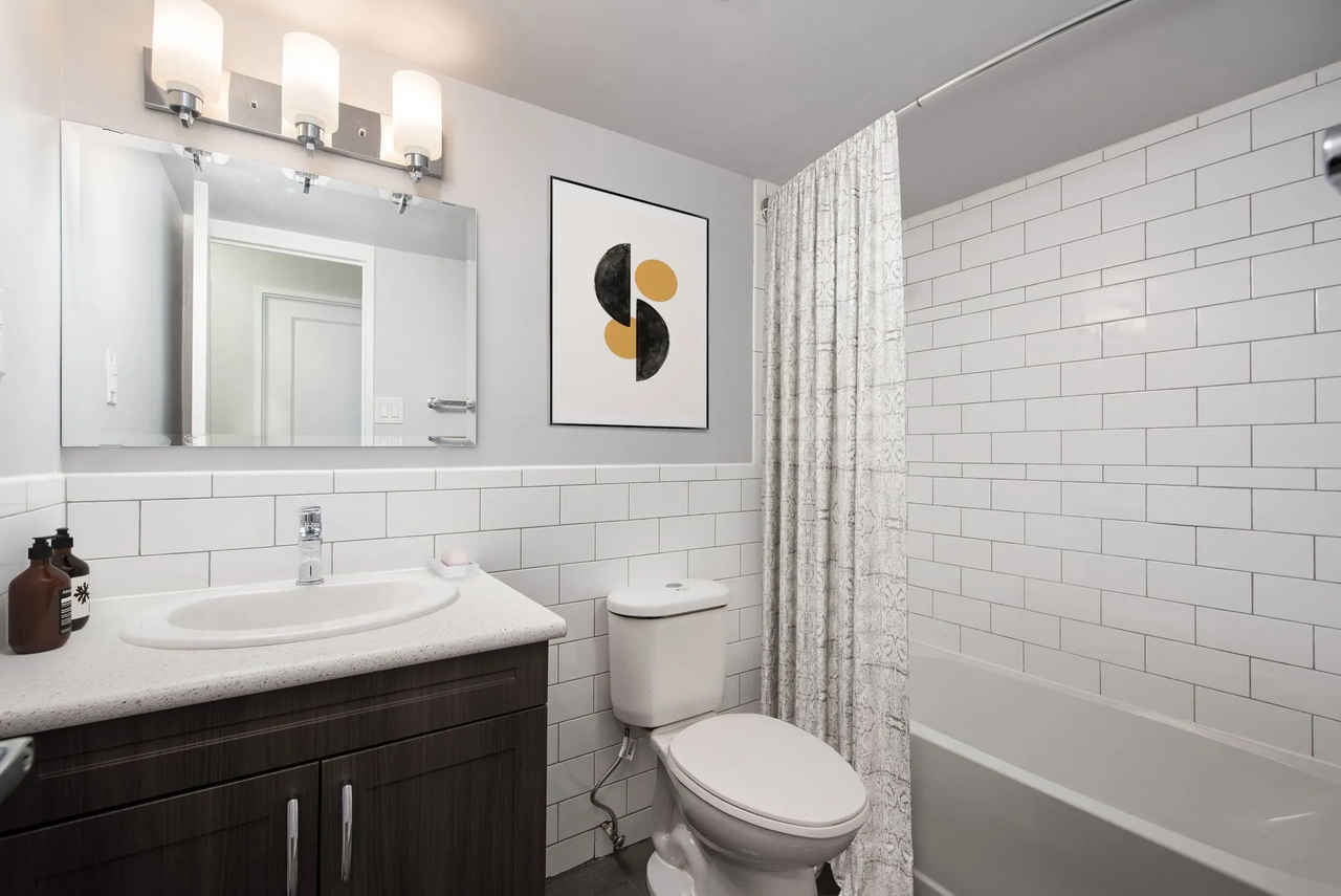 1260 Princess Street - Photo 5 of 6