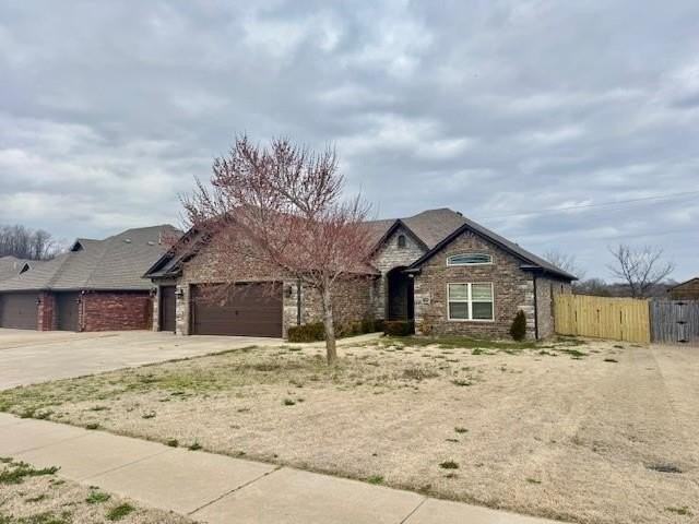 209 Pebble Beach Dr - Photo 2 of 31