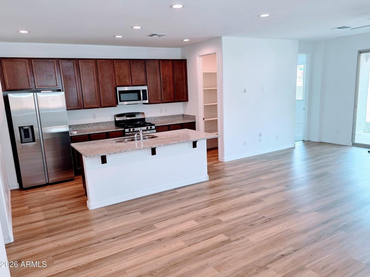 6736 W Discovery Dr - Photo 3 of 14