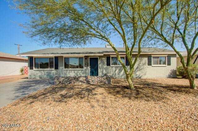 1324 W 11th St - Photo 2 of 22