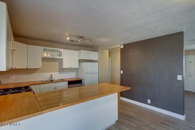 1324 W 11th St - Photo 6 of 22