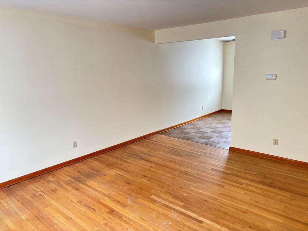 509 Ridgewood Rd Apt 3 - Photo 5 of 10