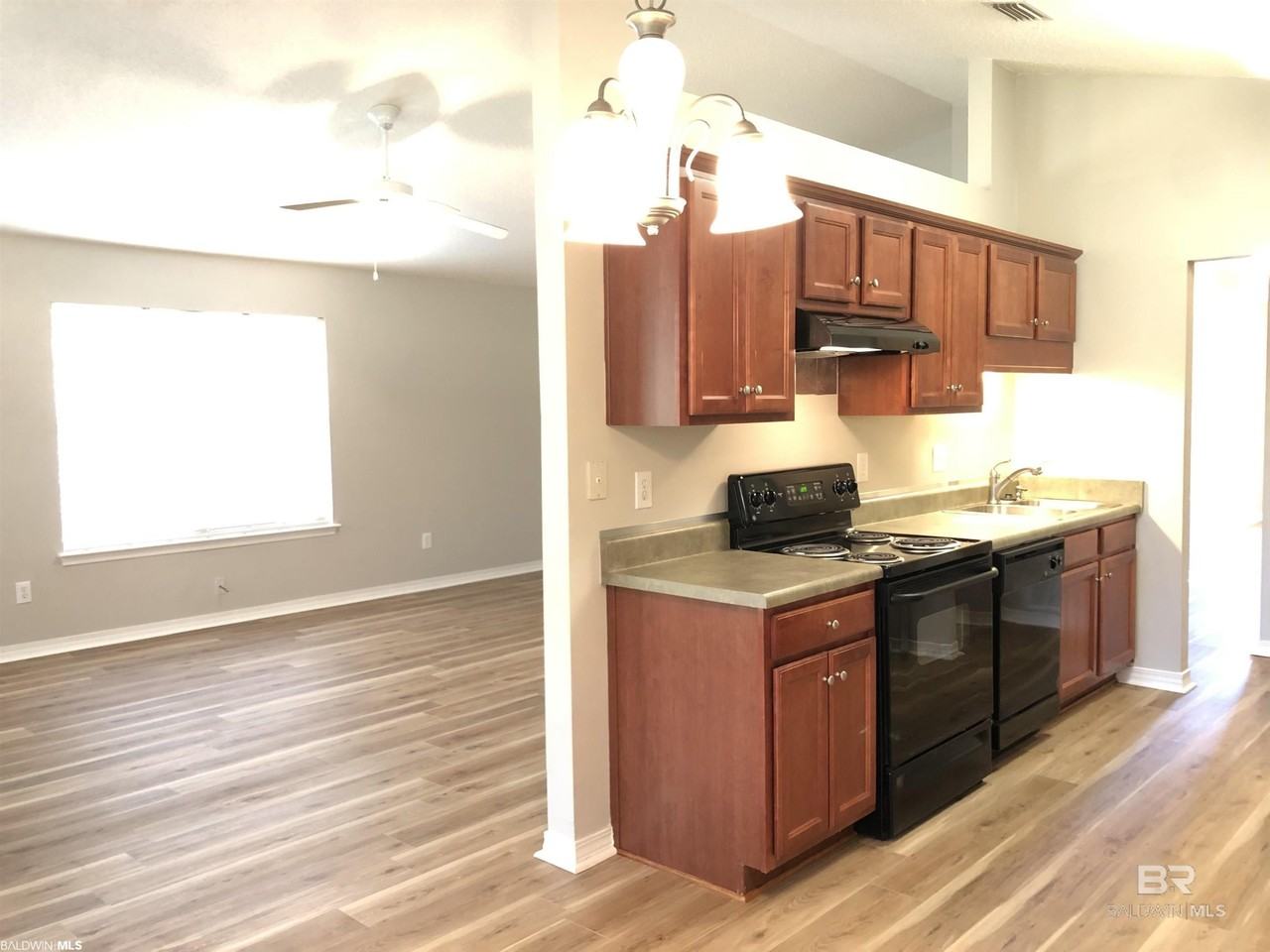 9839 Hollowbrook Ave - Photo 5 of 29