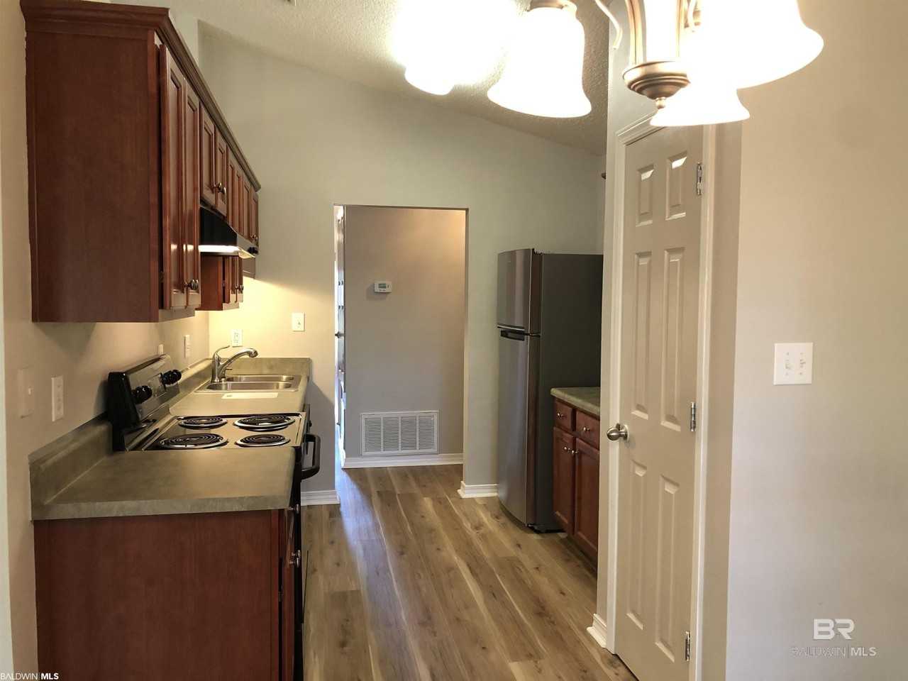 9839 Hollowbrook Ave - Photo 7 of 29