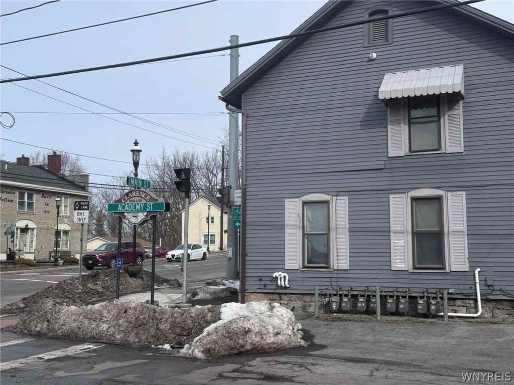 10761 Main St Apt 5 - Photo 4 of 20