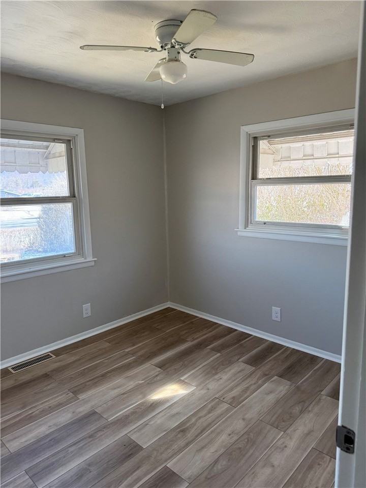 2387 Corning Rd - Photo 7 of 9