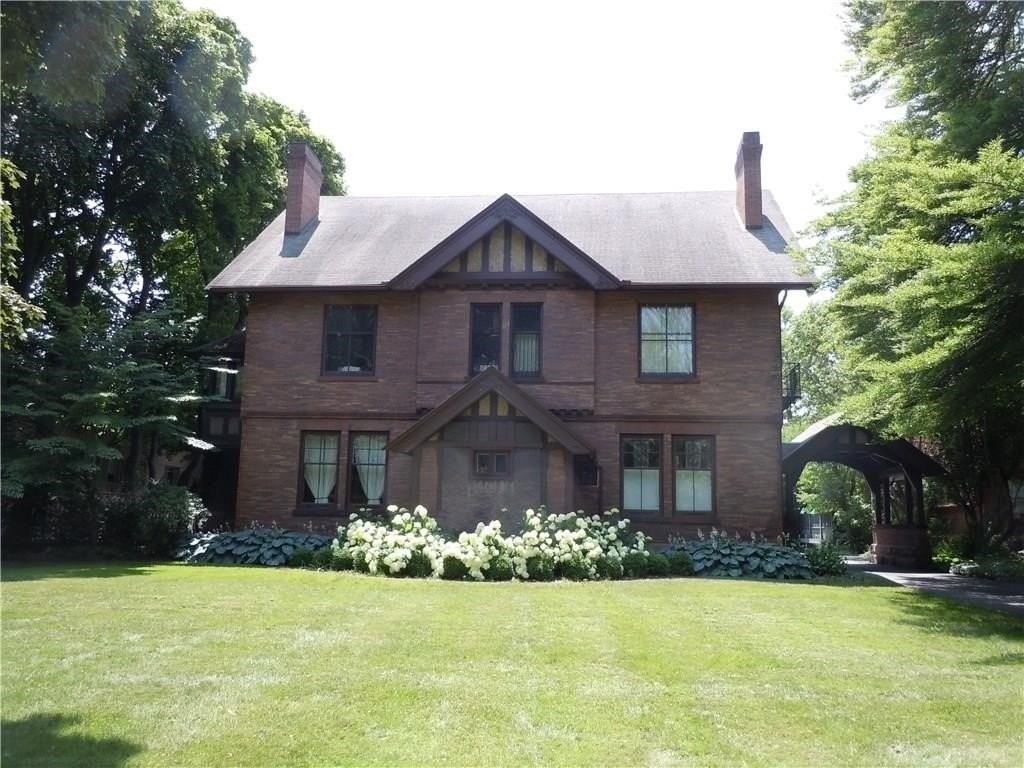 1063 East Ave Apt 5 - Photo 2 of 23