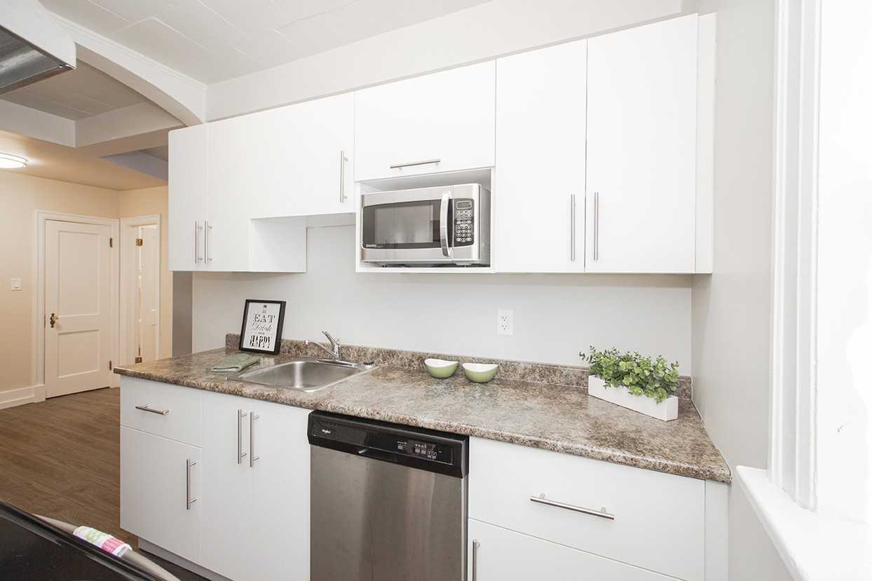 129 Lenore Street - Photo 4 of 17