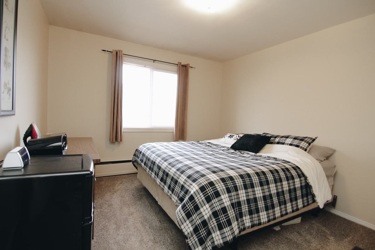 2834 Parliament Ave - Photo 6 of 13