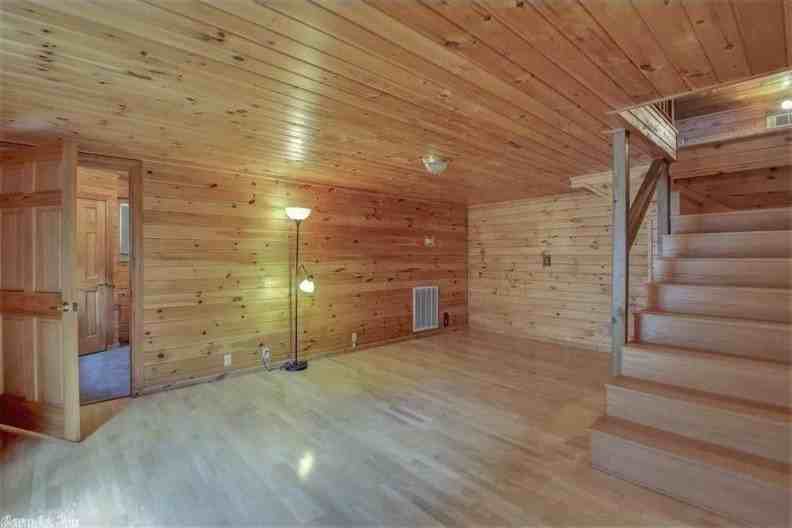 1310 Dunn Cir - Photo 4 of 9