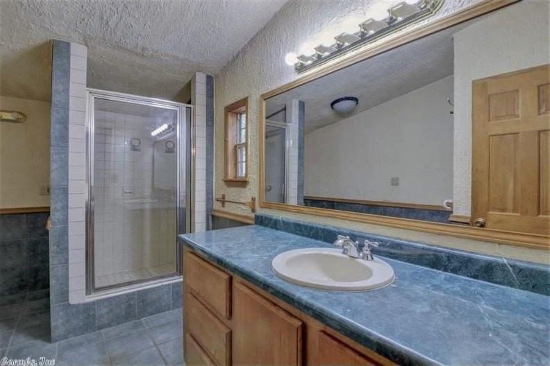 1310 Dunn Cir - Photo 5 of 9