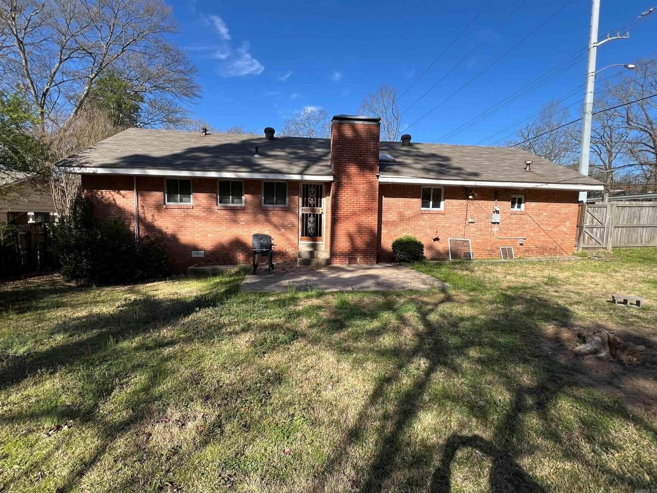 101 Hiawatha Dr - Photo 3 of 8