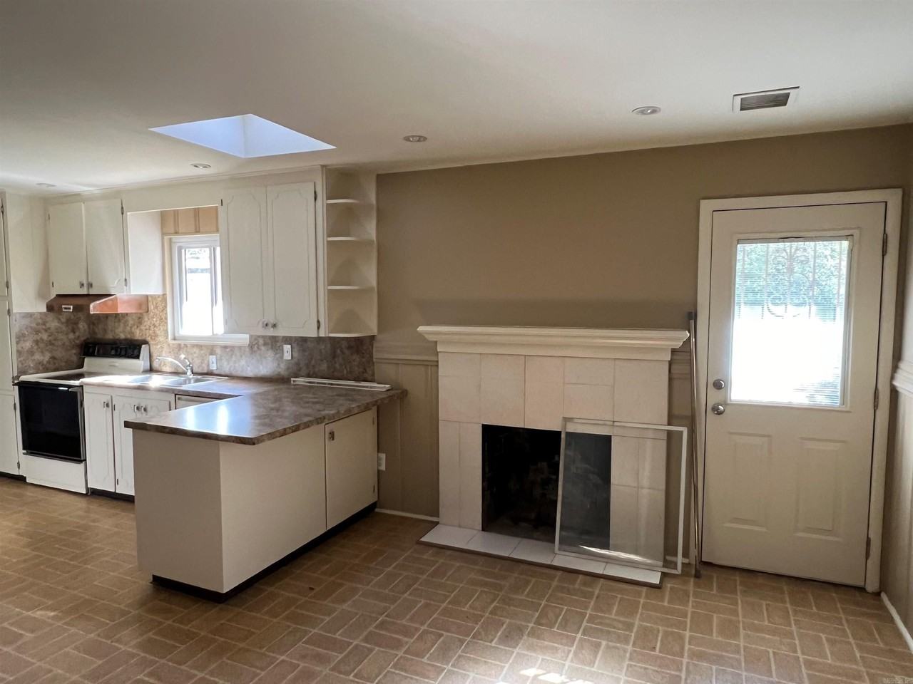 101 Hiawatha Dr - Photo 6 of 8