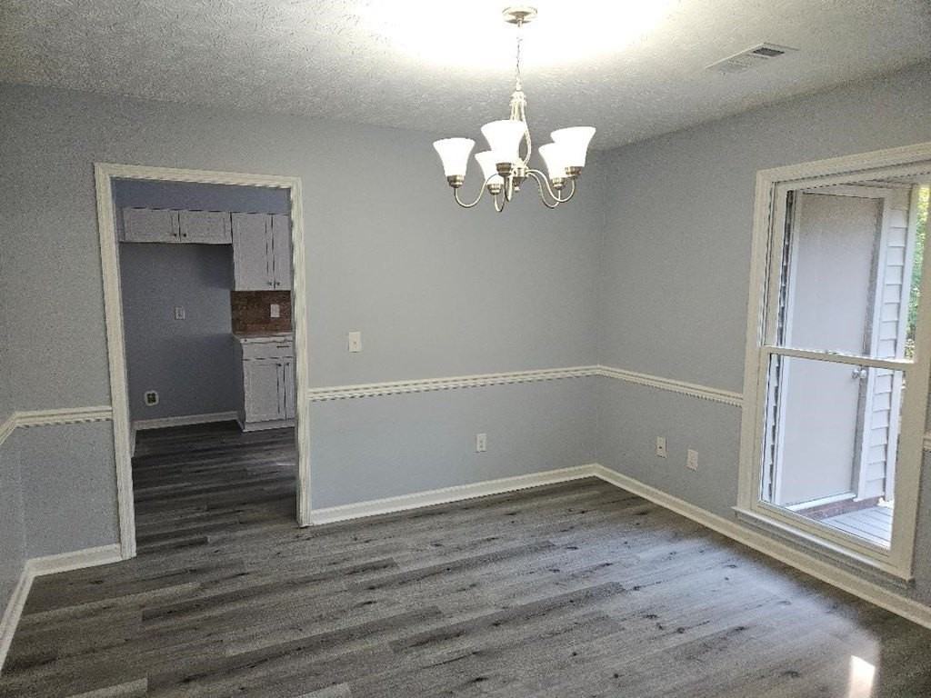 7331 Stillcreek Ct - Photo 5 of 17