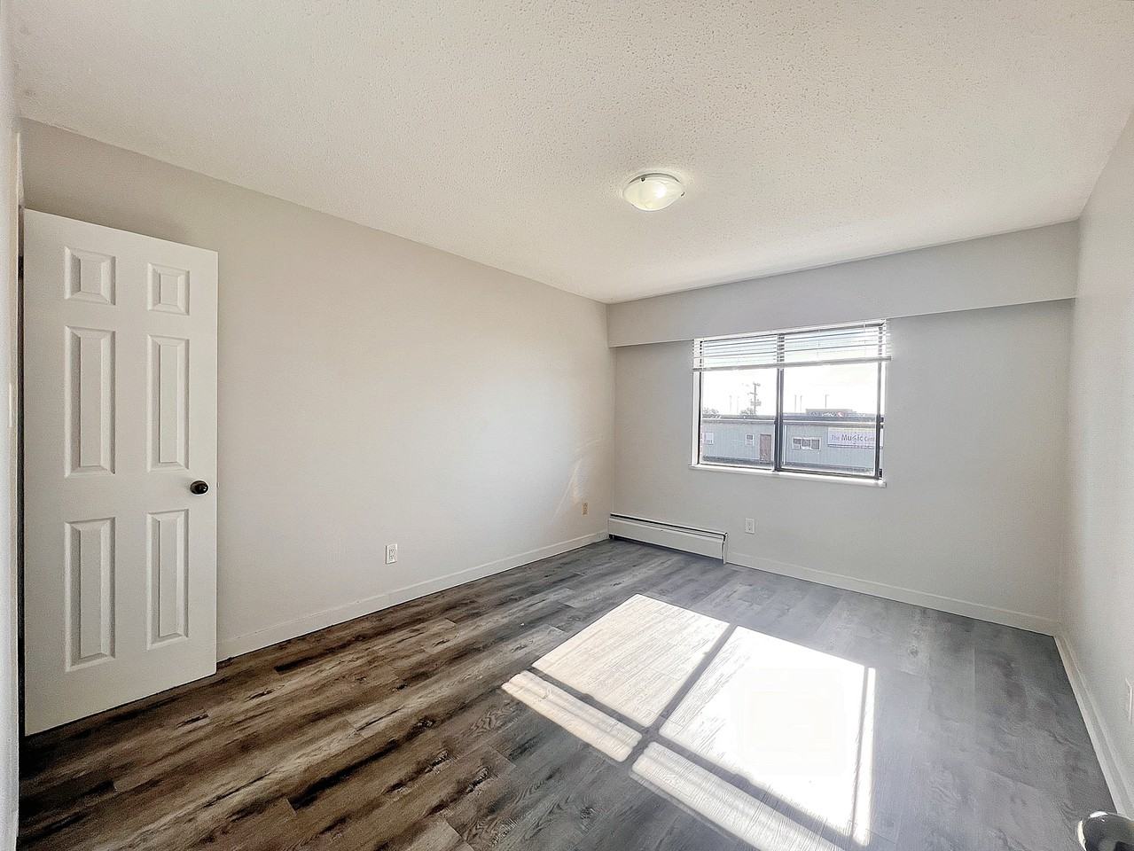 Bakerview Apartments - Photo 4 of 29