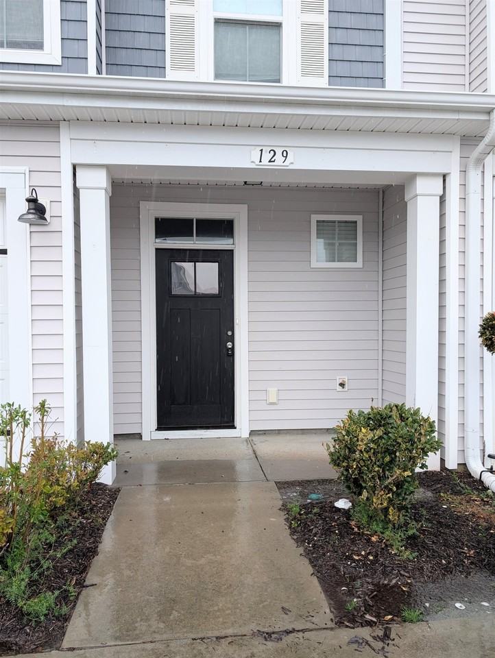 129 Goldenrod Cir - Photo 2 of 34