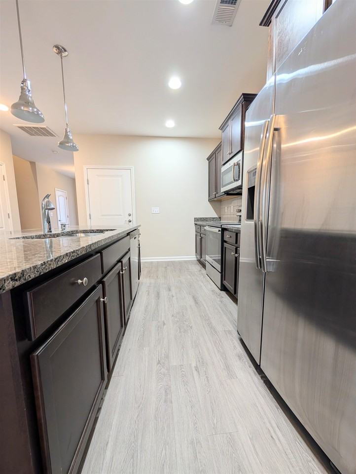 129 Goldenrod Cir - Photo 6 of 34