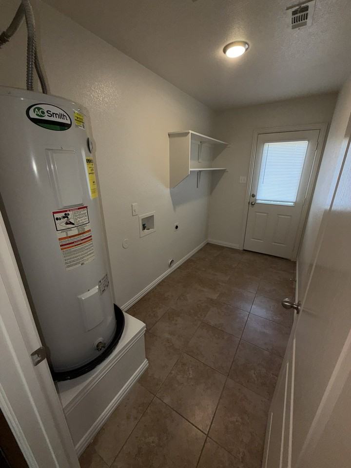 8219 Saddle Brook Drive #B - Photo 5 of 17