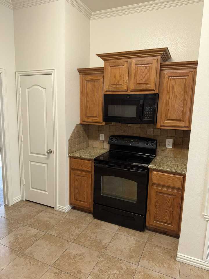 8219 Saddle Brook Drive #B - Photo 7 of 17