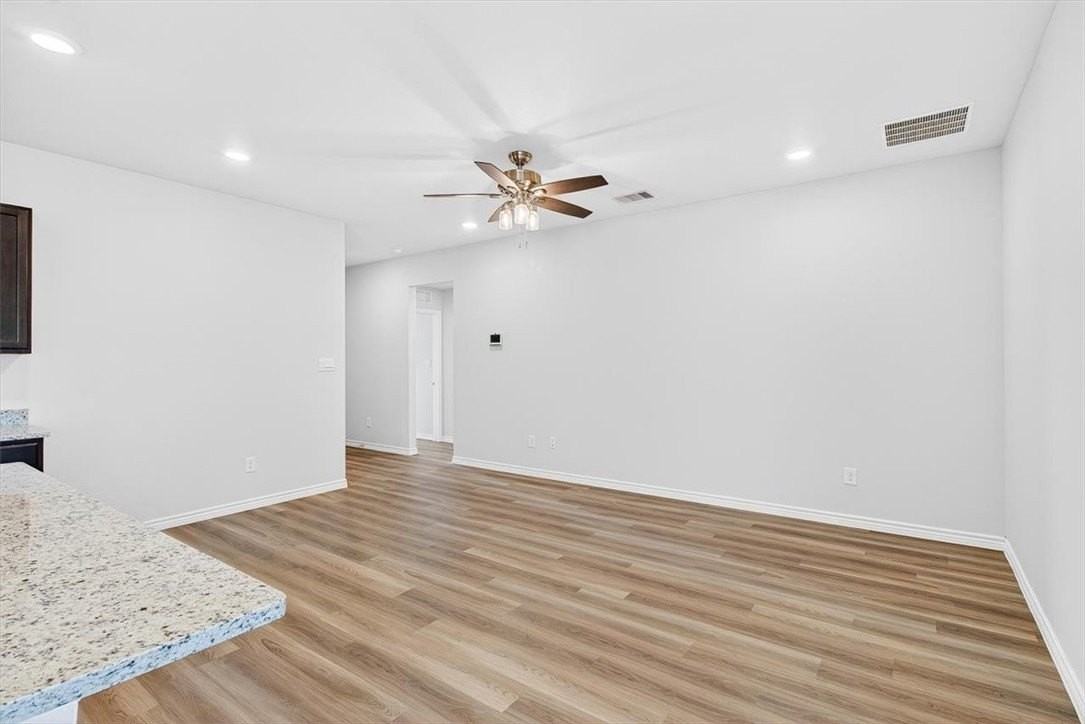 1626 Comfy Way - Photo 5 of 38