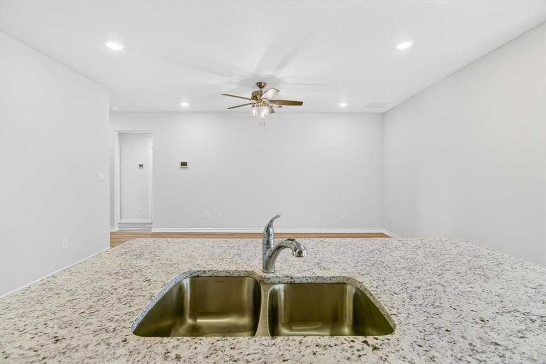 1626 Comfy Way - Photo 6 of 38