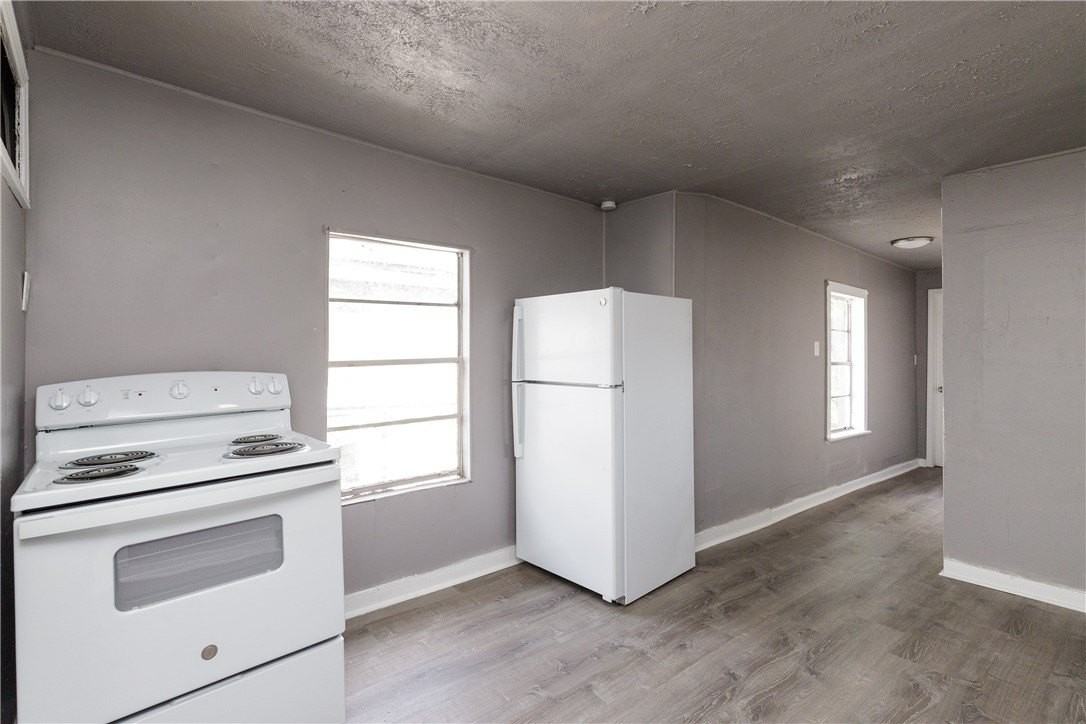 620 Eleanor St - Photo 4 of 25