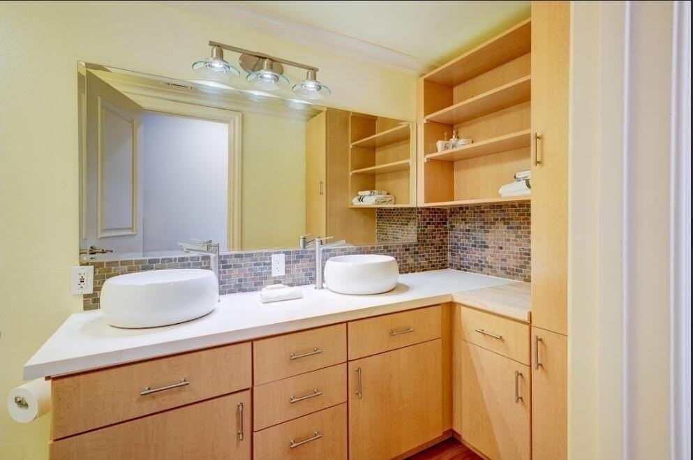 1377 Knoll Rd - Photo 4 of 10