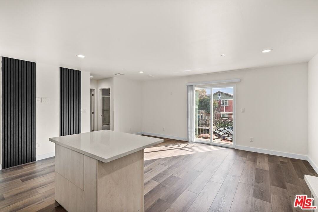 2525 Hauser Blvd Apt A - Photo 5 of 30