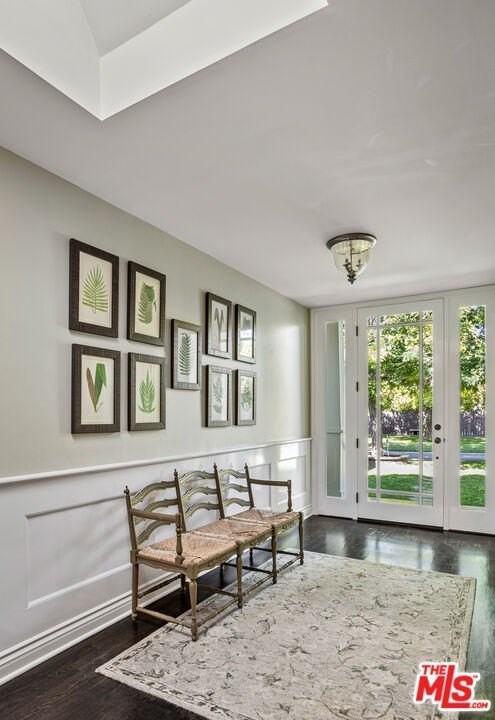 4537 Agnes Ave - Photo 4 of 43