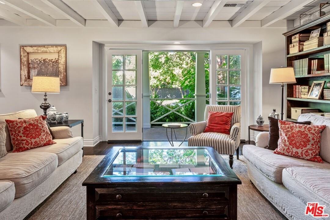 4537 Agnes Ave - Photo 6 of 43