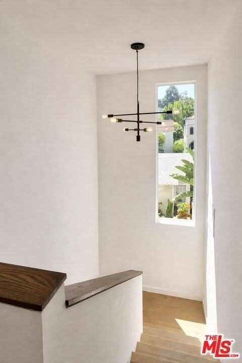 2147 N Beachwood Dr Apt 6 - Photo 4 of 13